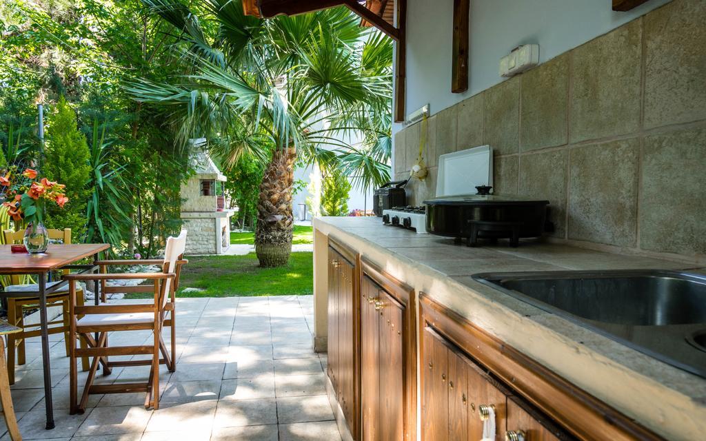 Villa Anais Принос Экстерьер фото